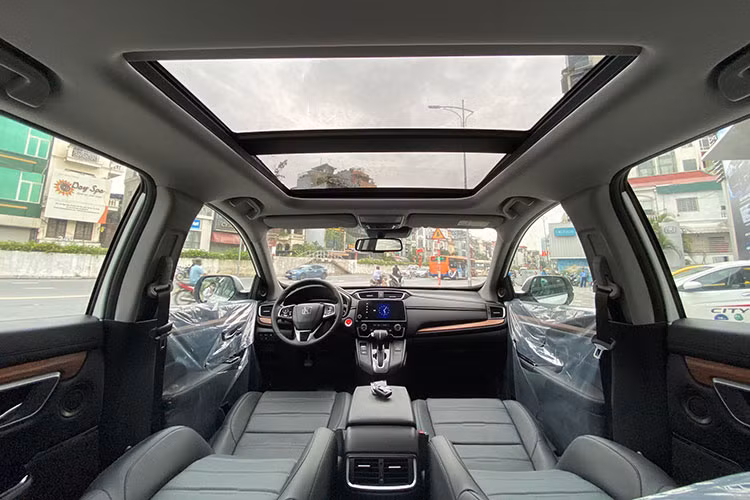 Honda CR-V Vin 2023 tai Viet Nam giam gia, ha sau 150 trieu dong-Hinh-2