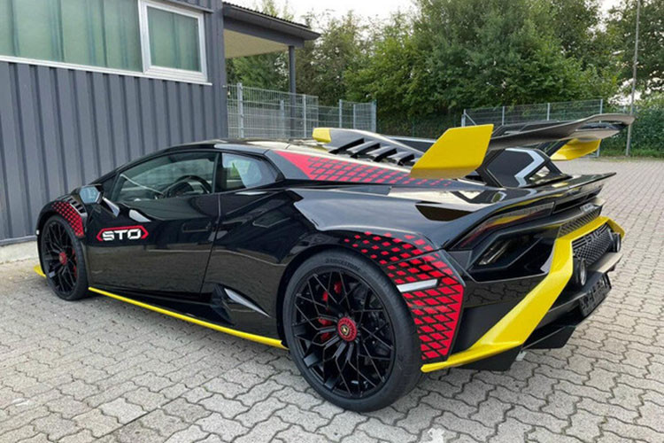 Khác với các dòng siêu xe Lamborghini Huracan còn lại, phiên bản Lamborghini Huracan STO được hãng siêu xe Ý thông tin đến truyền thông sẽ có 3 chế độ lái mới cho hệ thống ANIMA bao gồm STO, Trofeo và Pioggia sẽ mang đến những trải nghiệm rất thú vị.