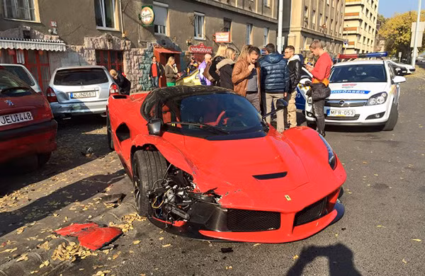 Chiec Hypercar LaFerrari thu 4 “tu nan” tai Budapest