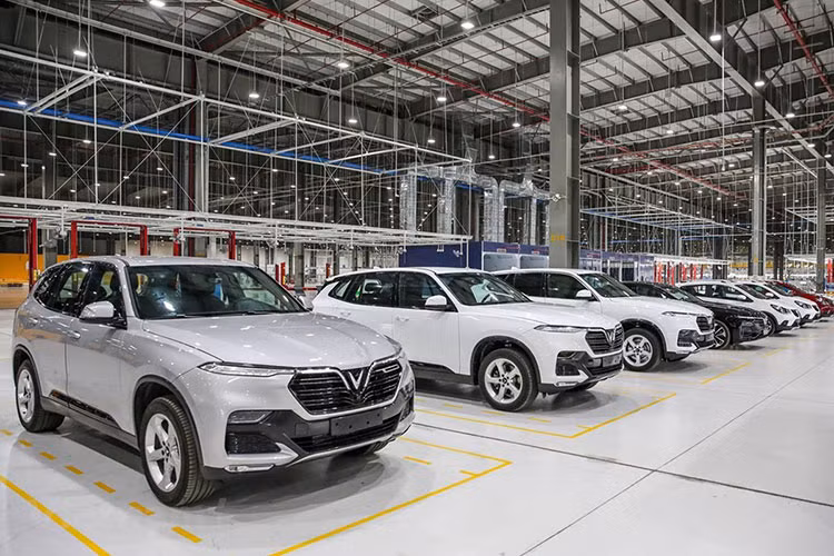 VinFast dat doanh so hon 3.300 xe trong thang 10/2021