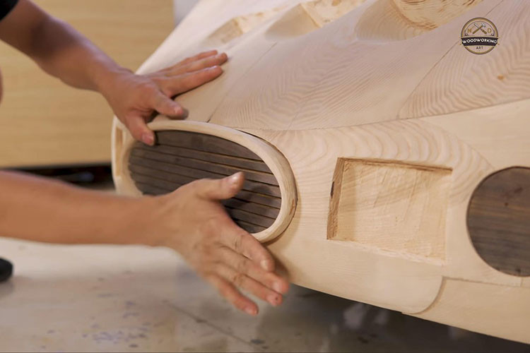 Trước đây, nhóm của anh Đạo đã làm nhiều mô hình siêu xe khác, như Bugatti Centodieci, Bugatti Chiron, BMW 328 Hommage, hay Lamborghini Sian… Các xe thường được để mộc, chỉ phun bóng, không sơn màu. 