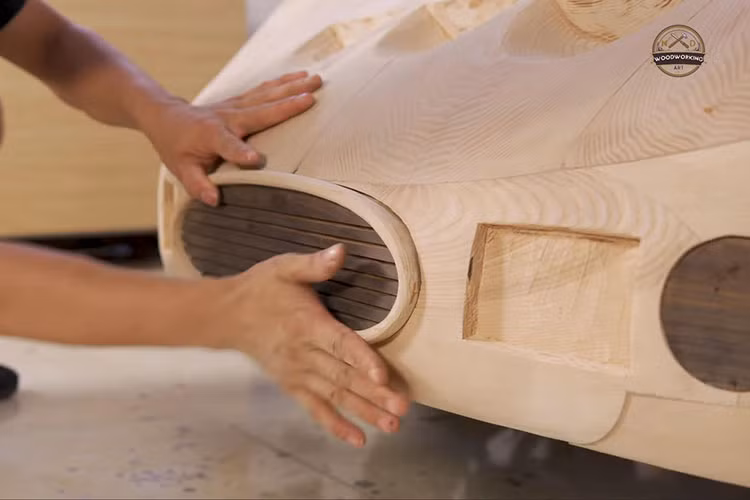 Trước đây, nhóm của anh Đạo đã làm nhiều mô hình siêu xe khác, như Bugatti Centodieci, Bugatti Chiron, BMW 328 Hommage, hay Lamborghini Sian… Các xe thường được để mộc, chỉ phun bóng, không sơn màu. 