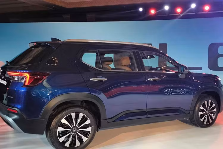 Xe cũng có gói an toàn chủ động Honda Sensing, bao gồm những tính năng như phanh giảm thiểu va chạm, hệ thống cảnh báo lệch làn đường, hệ thống kiểm soát hành trình thích ứng, hỗ trợ giữ làn đường và hỗ trợ đèn pha tự động. Đây sẽ là lợi thế cạnh tranh với các đối thủ vì các mẫu SUV cỡ B tại Ấn Độ hiện chưa có công nghệ an toàn chủ động ADAS. 