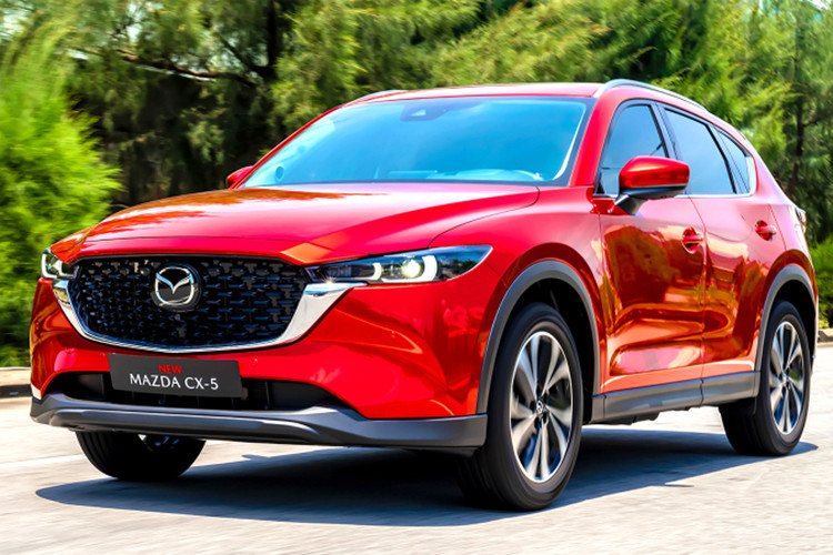  Mazda CX-5: 923 chiếc Với doanh số 923 chiếc (giảm 7,7%), Mazda CX-5 tụt 1 bậc so với tháng trước. Tuy vậy, doanh số này vẫn tăng tới 53,8% so với tháng 2/2024. Tổng cộng, có 1.923 chiếc CX-5 được bán ra trong 2 tháng đầu năm 2025, tăng 36,7% so với cùng kỳ năm ngoái. 
