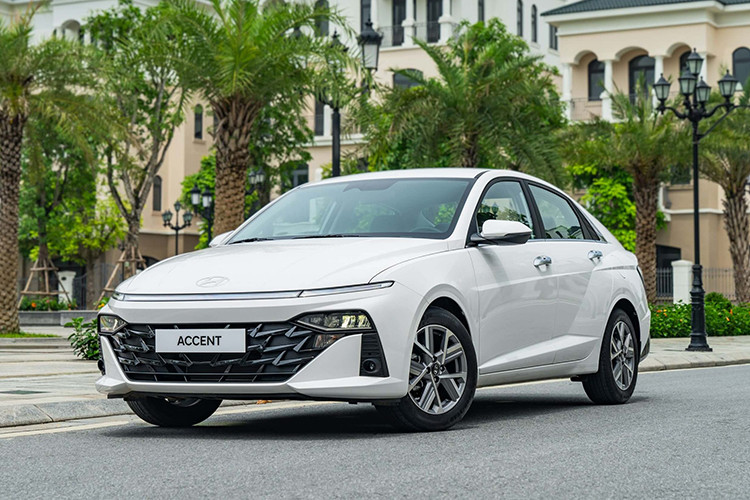  Hyundai Accent: 455 chiếc Mẫu sedan của Hyundai chỉ đạt doanh số trong tháng 2 là 455 chiếc, giảm 14% so với tháng trước và nhưng vẫn tăng 24,6% so với tháng 2/2024. Accent cũng là đại diện duy nhất của Hyundai còn góp mặt trong top xe này. Luỹ kế năm 2025 của Accent là 985 chiếc, giảm 23% so với cùng kỳ. 