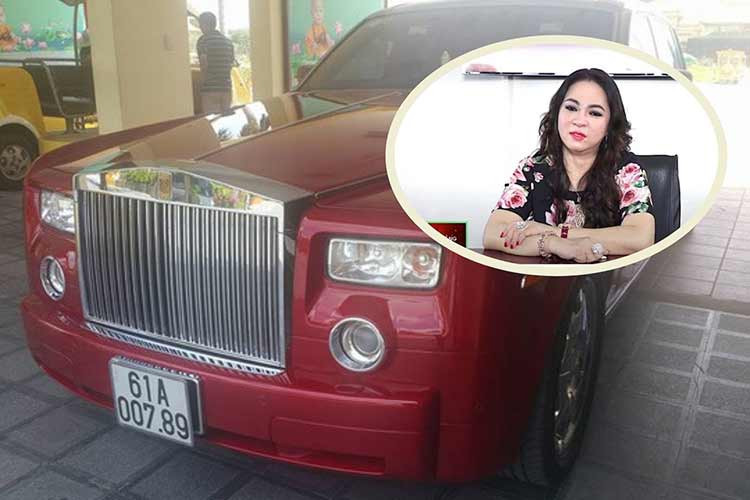 Bà Nguyễn Phương Hằng là một tín đồ của thương hiệu xe sang Rolls-Royce khi vị đại gia này từng sở hữu ít nhất 3 chiếc trị giá gần 100 tỷ đồng. Rolls-Royce đầu tiên mà bà Nguyễn Phương Hằng và ông Huỳnh Uy Dũng sở hữu đó là Phantom đời cũ mang biển kiểm soát 61A-007.89. Vào tháng 3 vừa qua, bà Hằng bị khởi tố về tội lợi dụng các quyền tự do dân chủ, xâm phạm lợi ích nhà nước cá nhân và các tổ chức.