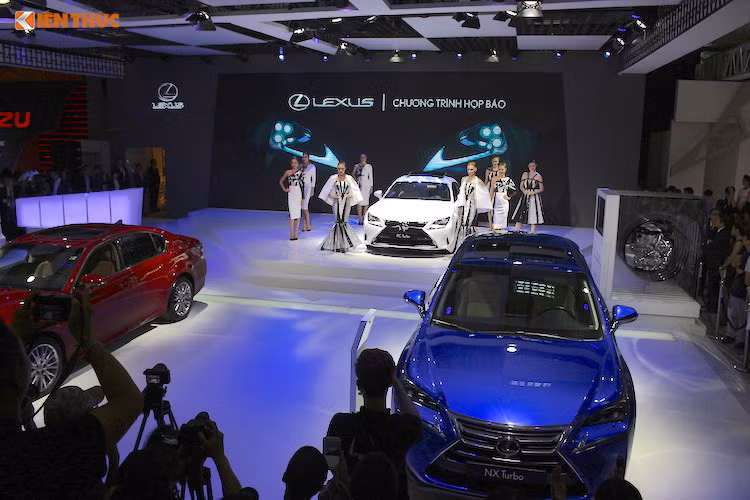 Thấu hiểu mong đợi tinh tế của khách hàng, ngay từ khi mới ra mắt năm 2013 tại Việt Nam, Lexus đã đặt mục tiêu mang đến cho từng khách hàng những trải nghiệm tuyệt vời thông qua sản phẩm đẳng cấp, hệ thống bán hàng và dịch vụ tiện ích nhất, cùng những hoạt động chăm sóc khách hàng đầy phong cách, chứ không phải mục tiêu doanh số.