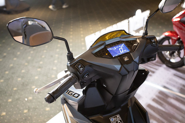 Sự thay đổi lớn trên Honda Air Blade 160 tại Việt Nam nằm ở động cơ, chính vì vậy kiểu dáng của xe chỉ cải tiến nhẹ so với bản cũ. Đặc biệt là hệ thống khung sườn xe dù theo chia sẻ của nhà sản xuất là chỉ được thay đổi để phù hợp với khối động cơ mới, nhưng đã tăng đáng kể sự đầm chắc và ổn định hơn so với người tiền nhiệm.