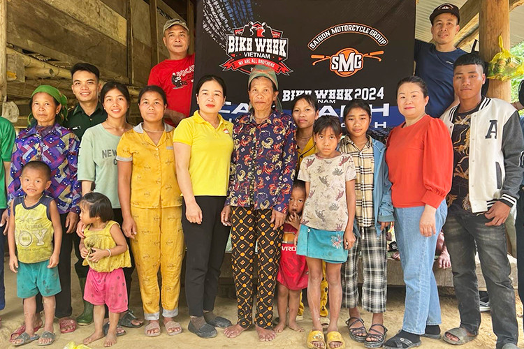 BTC Vietnam Bike Week lan toa yeu thuong tai Con Cuong, Nghe An