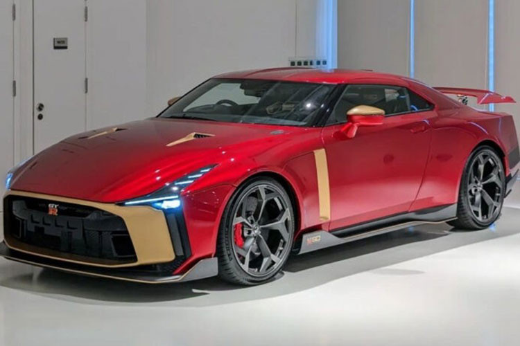 Vào năm 2018, hãng xe Nissan đã vén màn chiếc xe GT-R50 do công ty thiết kế ItalDesign nổi tiếng của Ý chắp bút. Với mức giá bán từ 1,12 triệu đô la cùng việc sản xuất giới hạn 50 chiếc trên toàn cầu, Nissan GT-R50 thể thao cũng chính là chiếc xe đắt đỏ nhất của hãng xe Nhật Bản.