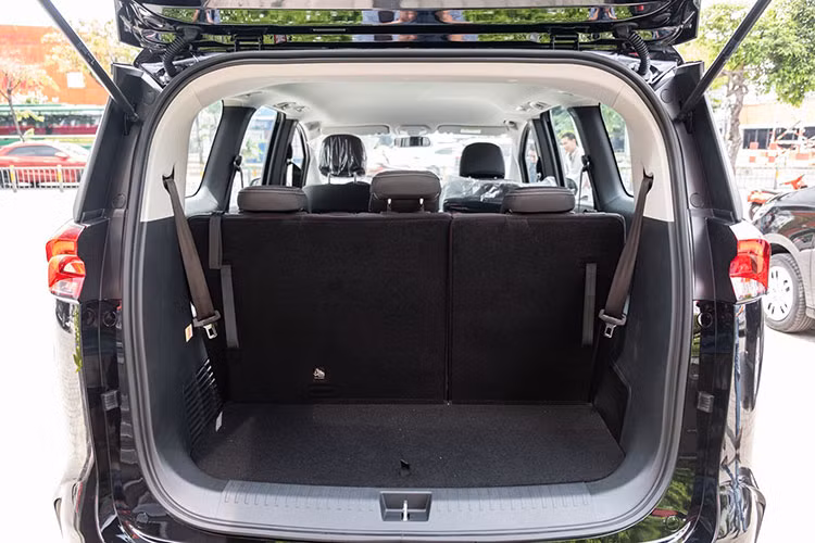 Tất cả phiên bản MG G50 tại Việt Nam đều sử dụng động cơ xăng 1.5L tăng áp, sản sinh công suất 169 mã lực tại 5.600 vòng/phút và mô-men xoắn 285 Nm tại 1.500 - 4.000 vòng/phút, kết hợp hệ dẫn động cầu trước. Phiên bản MT COM được trang bị hộp số sàn 6 cấp.