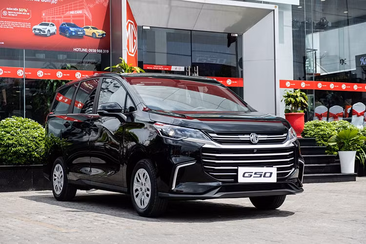  MG G50 MT COM 2025 mới là bản tiêu chuẩn trong ba phiên bản của mẫu MPV Trung Quốc vừa được giới thiệu tại Việt Nam, có giá bán 559 triệu đồng. 