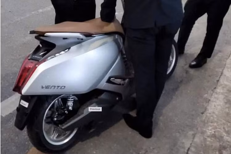 Cụ thể, mẫu xe máy điện VinFast Vento 2021 mới này đã được cấp giấy chứng nhận chất lượng trong năm 2021, sau những "người anh em" đang được Vinfast bán trên thị trường như; Theon, Feliz và Klara.