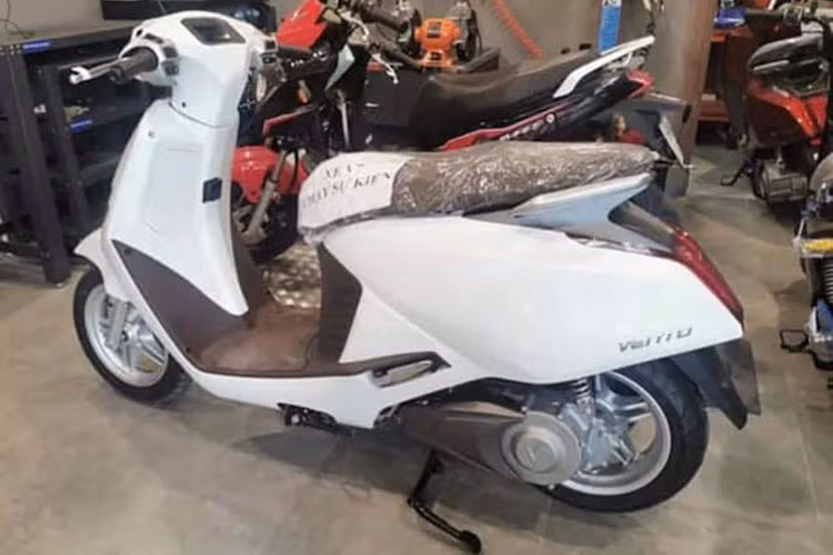 Mới đây trên trang web của cục đăng kiểm Việt Nam bất ngờ lộ những thông tin đầu tiên về một mẫu xe máy điện của VinFast có tên gọi là Vento hoàn toàn mới.