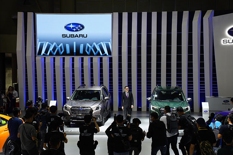  Subaru Forester 2023 mới đã chính thức ra mắt thị trường Việt Nam tại triển lãm VMS 2022 tại TP HCM. Sau bốn năm có mặt tại dải đất hình chữ S, dòng SUV này đã quay trở lại với phiên bản facelift giữa vòng đời đã chào sân toàn cầu vào cuối năm ngoái ở thị trường quốc tế.