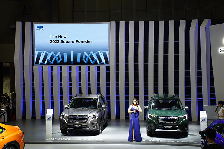 Ở nhiều thị trường khác trên Thế giới, Subaru Forester là mẫu SUV nổi bật bởi giá trị thực dụng, bền bỉ và an toàn. Tại Việt Nam, phiên bản cập nhật giúp chiếc xe thu hẹp dần khoảng cách với các đối thủ cùng phân khúc. Đặc biệt, trong thời gian vừa qua mẫu xe này có nhiều ưu đãi về giá bán để dễ tiếp cận hơn với khách hàng.
