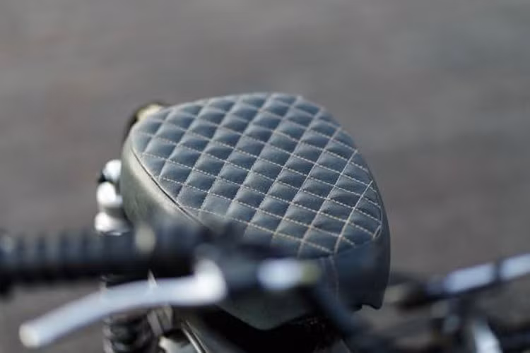 Điểm đáng chú ý tiếp theo ở chiếc Cub điện này là khả năng tự tái tạo năng lượng. Khi người sử dụng nhả ga khối mô-tơ điện sẽ tác dụng một lực hãm như các mẫu xe sử dụng động cơ đốt trong thông thường và ngoài ra còn sản sinh một chút điện năng quay ngược lại vào ắc quy xe. 