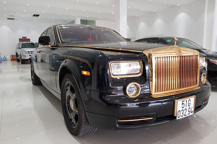 Siêu xe sang Rolls-Royce Phantom I này vẫn sở hữu khối động cơ V12, dung tích 6.75 lít, sản sinh công suất tối đa 453 mã lực ở vòng tua máy 5.350 vòng/phút, mô-men xoắn cực đại 720 Nm ở vòng tua 3.500 vòng/phút giúp cho xe tăng tốc lên 100 km/h chỉ mất 6 giây trước khi đạt vận tốc tối đa ở con số 250 km/h.