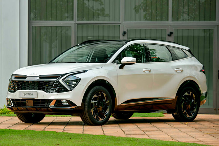  Kia Sportage: 291 xe Tương tự Honda CR-V, Kia Sportage cũng có doanh số 291 xe trong tháng 8/2024. Tuy nhiên, khác với Honda CR-V, doanh số của Kia Sportage lại tăng trưởng 28,7%. Cả hai mẫu xe này cùng chia sẻ vị trí thứ 4 trong phân khúc SUV cỡ C.