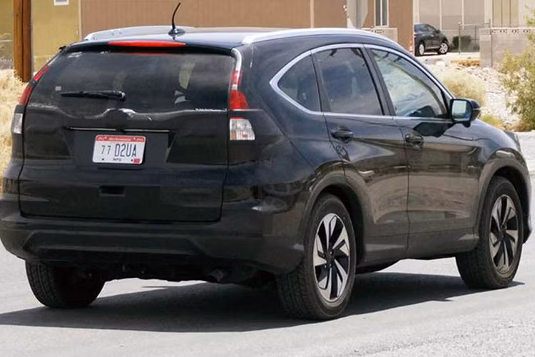 Các phiên bản tiêu chuẩn sẽ sử dụng hệ thống dẫn động cầu trước đi kèm hộp số sàn 6 cấp trong khi bản cao cấp sử dụng hệ dẫn động 4 bánh và hộp số tự động 9 cấp. Trong khi đó, bản Bắc Mỹ sử dụng động cơ 1.5L tăng áp 174 mã lực bên cạnh bản 2.4L thường.