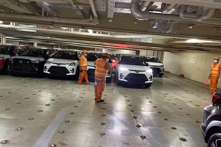 Tuy nhiên được biết rằng mỗi đại lý sẽ chỉ nhận được lượng xe SUV Toyota Raize có hạn trong đợt hàng đầu tiên này, kể cả tại những thành phố lớn tập trung nhiều khách hàng tiềm năng.