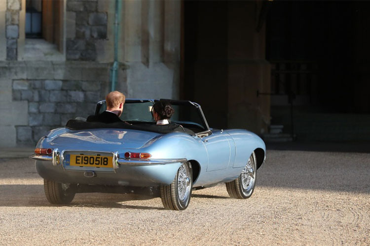 Động cơ gốc của nó là loại cơ xăng 3.8 XK. Tuy nhiên thương hiệu xe ôtô Jaguar, Anh quốc đã chuyển đổi bộ máy xe thành loại động cơ điện, cho công suất mạnh mẽ hơn và thân thiện với môi trường hơn. Chiếc xe cũng chính thức đổi tên thành E-Type Concept Zero.