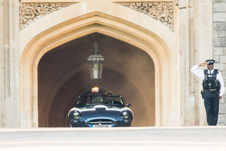 Nhờ khối động cơ điện mới này, Jaguar E-Type Concept Zero có thể tăng tốc từ 0-100 km/h trong 5,5 giây, thậm chí nhanh hơn cả mẫu Series 1 E-Type đến 1 giây.