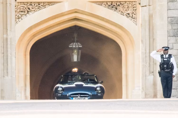 Nhờ khối động cơ điện mới này, Jaguar E-Type Concept Zero có thể tăng tốc từ 0-100 km/h trong 5,5 giây, thậm chí nhanh hơn cả mẫu Series 1 E-Type đến 1 giây.