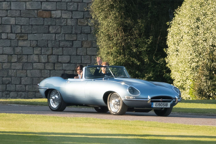 Jaguar E-Type Concept Zero là mẫu xe sử dụng khối động cơ điện, kết hợp bộ pin lithium-ion 40 kWh, cho công suất lên đến 225 mã lực.