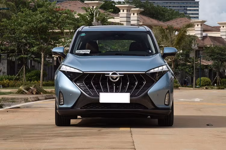 Trong những ngày cận Tết, một số mẫu ôtô Trung Quốc giảm giá kỷ lục, mang đến cơ hội sở hữu xe giá tốt cho nhiều người. Cụ thể, mẫu MPV hạng trung Haima 7X ra mắt khách Việt vào tháng 12/2023 với 1 phiên bản duy nhất giá 865 triệu đồng. Tại thời điểm ra mắt, hãng đã công bố chương trình ưu đãi 100 triệu đồng, trừ thẳng vào giá xe cho những khách hàng đặt cọc 30 triệu đồng. 