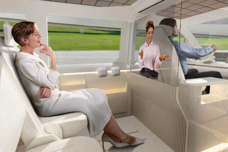 Phiên bản KIA PV5 thương mại sử dụng bánh xe thép đơn giản thay vì bánh xe hợp kim như trên phiên bản prototype trước đó.