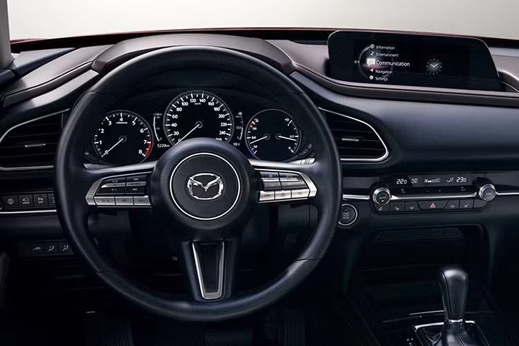 Các động cơ của Mazda CX-30 sẽ kết hợp với hộp số tự động và hộp số sàn 6 cấp. Bên cạnh đó là hệ dẫn động 4 bánh toàn thời gian i-Activ AWD tùy chọn, hệ thống kiểm soát điều hướng mô-men xoắn G-Vectoring Control Plus (GVC Plus) tiêu chuẩn cùng hệ thống treo MacPherson trước và thanh xoắn sau.