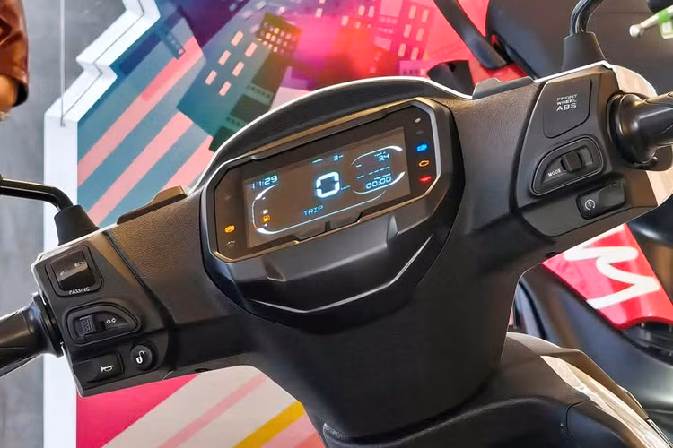 Đến năm 2011, Liberty chuyển sang lắp ráp trong nước, giúp giá bán giảm xuống còn một nửa so với xe nhập khẩu, giúp mở rộng đối tượng khách hàng. Năm 2013, Liberty được trang bị động cơ 3V i.e. Hai năm sau, phiên bản Liberty với hệ thống chống bó cứng phanh ABS chính thức ra mắt. 