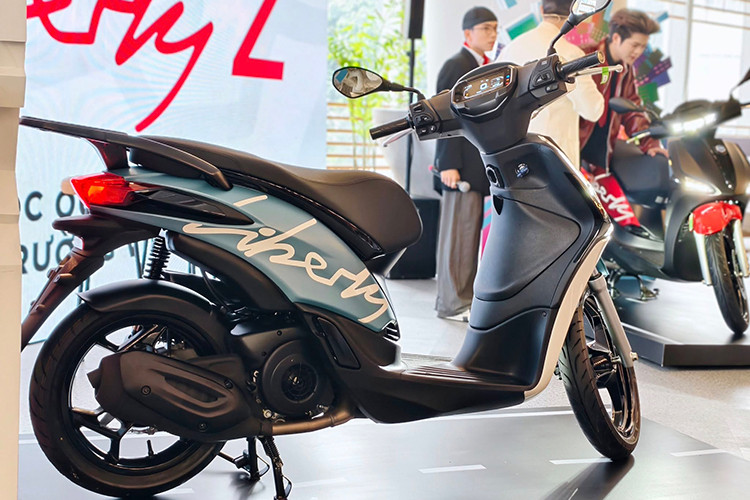 Đặc biệt, năm 2019, Piaggio giới thiệu Liberty One – phiên bản "rút gọn" không trang bị ABS với giá bán thấp hơn 8 - 9 triệu đồng so với Liberty tiêu chuẩn. Ở phiên bản 2025, Liberty không có quá nhiều thay đổi về kiểu dáng tổng thể nhưng được tinh chỉnh để hiện đại và tinh tế hơn.