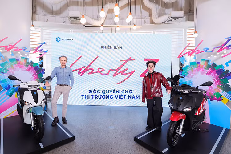 Vừa qua, Piaggio Việt Nam chính thức giới thiệu mẫu xe Piaggio Liberty 2025 mới với loạt nâng cấp về thiết kế, động cơ và đặc biệt là phiên bản giới hạn dành riêng cho thị trường Việt Nam.