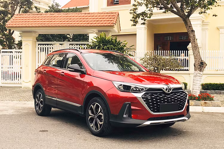 heo xu thế chung, mẫu xe BAIC X55 của Trung Quốc đang giảm giá mạnh để tìm khách hàng.