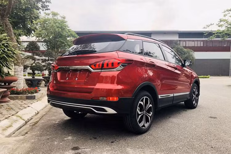 Mẫu xe có kích thước ngang Hyundai Tucson hiện giờ chỉ còn 508 triệu, đủ hấp dẫn đề tranh khách với những xe chiếu dưới.