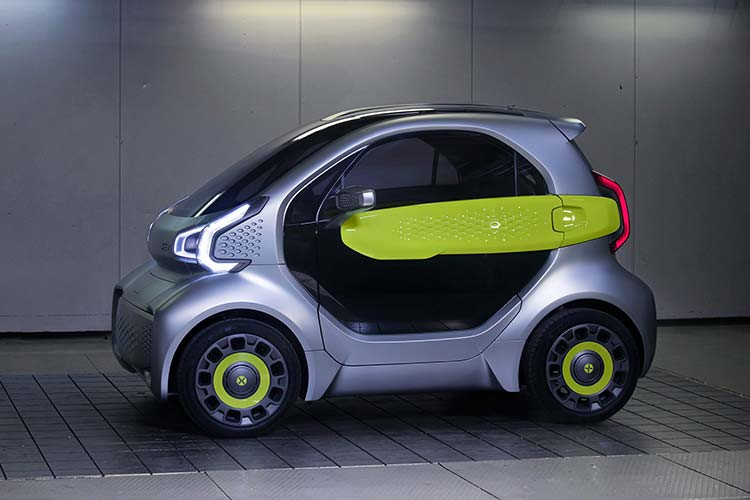 In 3D hiện đang là một công nghệ được sử dụng khá phổ biến trong ngành công nghiệp ô tô, nhưng chưa bao giờ tới cấp độ này. Nhà sản xuất XEV có kế hoạch tạo nên toàn bộ chiếc xe bằng phương pháp này, qua đó giảm bớt đáng kể số lượng phụ tùng và trọng lượng của chiếc xe. Trong quá trinh chế tạo xe điện XEV YoYo , cách này cũng giúp cải thiện cự li di chuyển và giảm nhẹ ảnh hưởng lên môi trường.