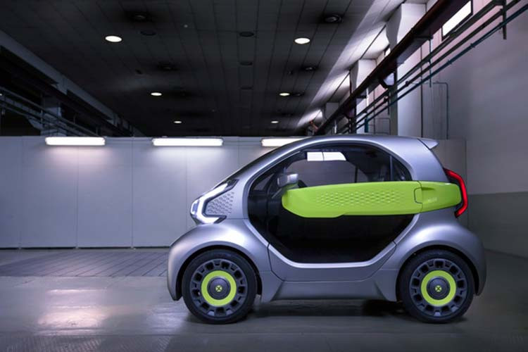 Chiếc xe diệu kỳ này dường như có thể giải quyết tất cả mọi vấn đề này có tên là YoYo (có thời điểm nó được gọi là LSEV). Từ tên gọi, bạn có lẽ cũng đoán ra rằng xe điện YoYo mới là một phương tiện tí hon trông rất giống một chiếc Smart Fortwo, nhưng thực tế còn nhỏ hơn thế. Đồng thời nó cũng có hiệu năng tốt hơn, XEV khẳng định.