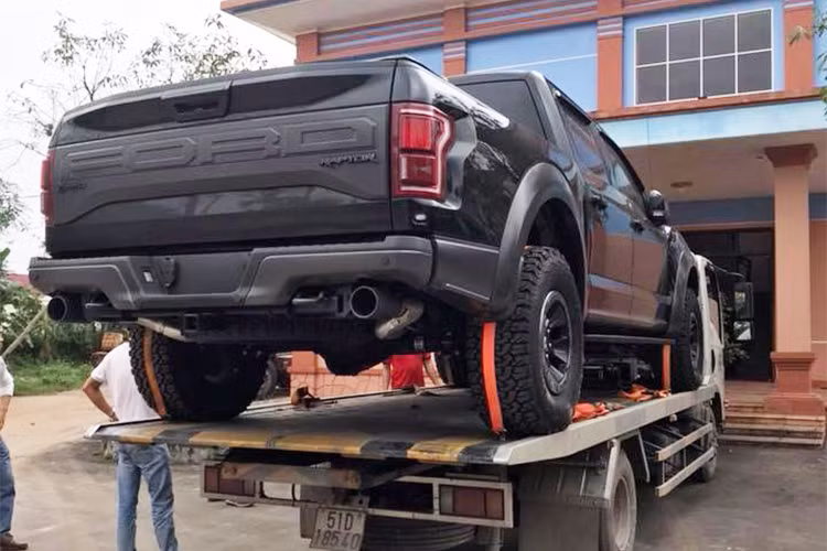 Hệ thống điều chỉnh theo địa hình mới có tên Terrain Management System. Công nghệ này cho phép lái xe chọn các chế độ lái khác nhau như: Normal (thông thường), Street (đường phố), Baja hoặc Rock (đá), Mud/Sand (bùn, cát) hay Weather (thời tiết như mưa, tuyết và băng)...