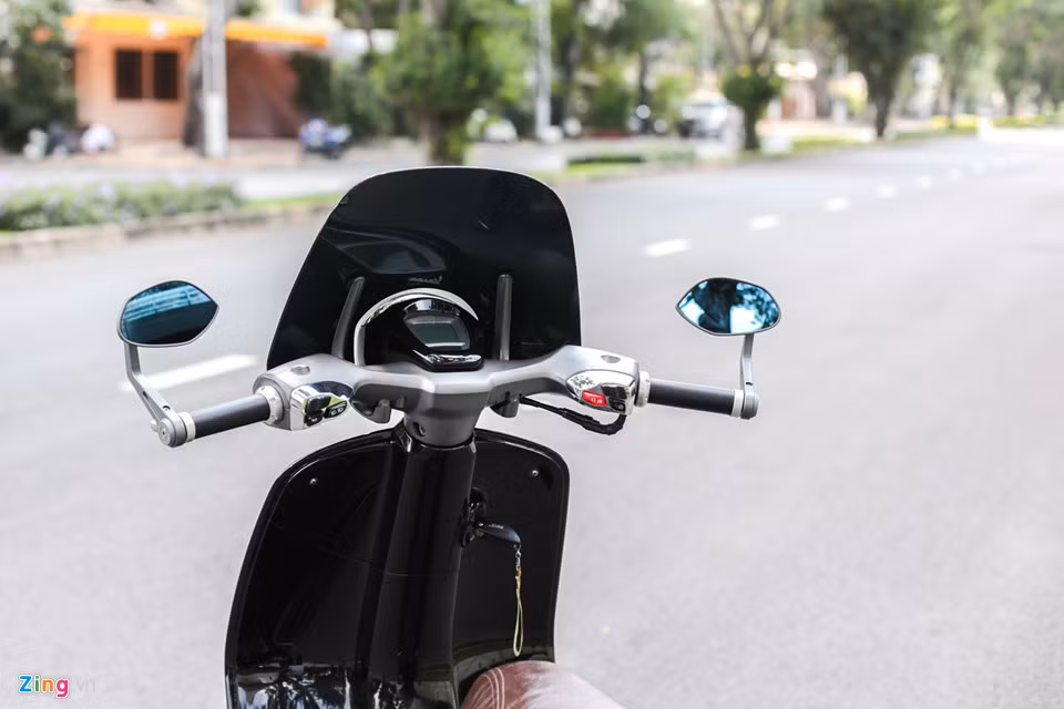 Theo chủ xe, tổng thời gian đặt những món đồ chơi cho đến lắp đặt hoàn thiện chỉ trong khoảng một tháng, chi phí khoảng vài chục triệu đồng.