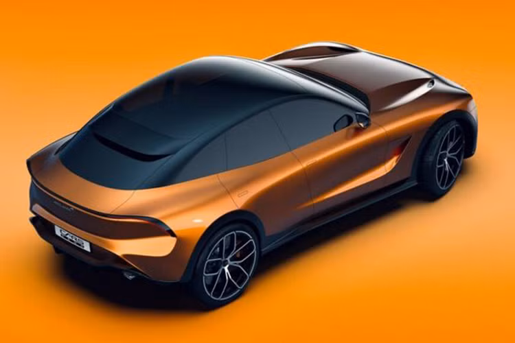 Bên cạnh đó xe cũng được sơn màu cam nổi bật, kết hợp nóc và các cột màu đen. Ở phía sau, mẫu SUV này có đèn hậu là một dải LED dài vắt ngang qua cửa cốp kết hợp với cản sau sơn đen có các khe chia gió.