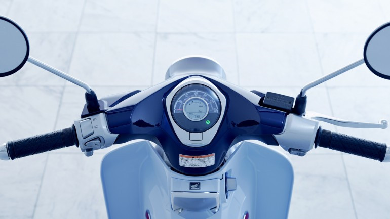 Được giới thiệu lần đầu tiên tại triển lãm Tokyo Motor Show hồi tháng 9/2017, cả hai mẫu xe này nhận được phản hồi tích cực từ cộng đồng nên nhanh chóng được đưa vào sản xuất. Dự kiến, Honda Super Cub và Monkey sẽ cập bến các đại lý tại Mỹ vào cuối năm nay.