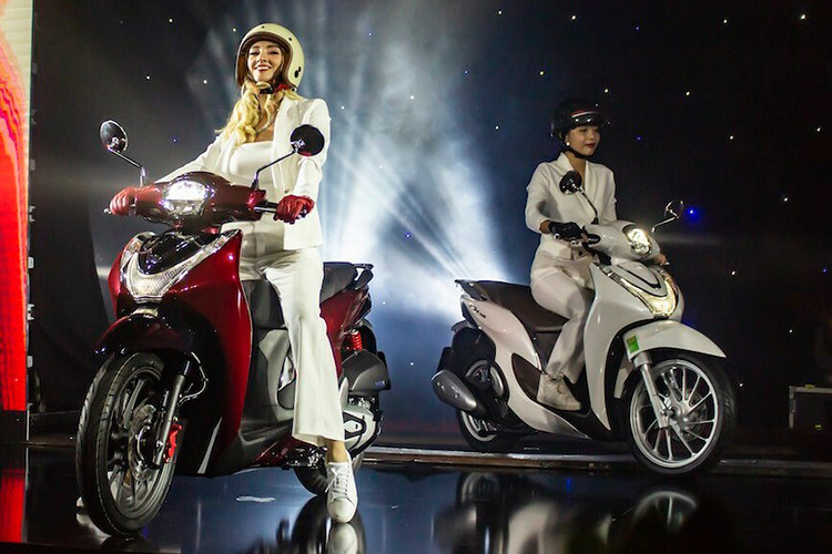 Nếu bạn thực dụng hãy chọn thương hiệu Honda vì xe máy của hãng này chú trọng tới tính kinh tế khi vận hành. Xe của SYM, Suzuki hay một số hãng xe mới vào Việt Nam đôi khi lại là lựa chọn của bạn vì chúng có mức giá cạnh tranh hơn.