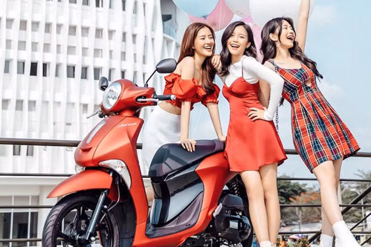 Nếu bạn thường phải đi làm xa, hoặc đường vào nhà có nhiều bậc lên xuống cao thấp, nên chọn những chiếc xe ga gầm cao - nó sẽ giúp cho việc đi lại dễ dàng hơn và đặc biệt không gây phiền toái cũng như hỏng hóc...