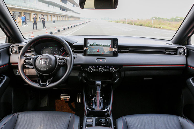 Lua chon Honda HR-V e:HEV RS 2025 hay Toyota Yaris Cross HEV?-Hinh-6