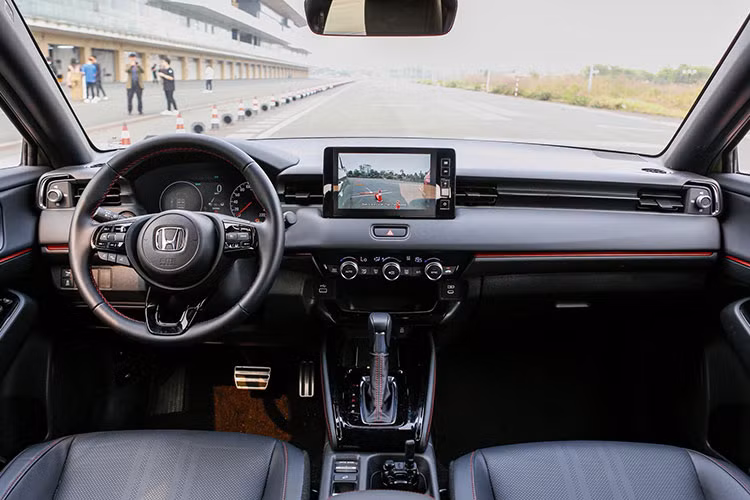 Lua chon Honda HR-V e:HEV RS 2025 hay Toyota Yaris Cross HEV?-Hinh-6