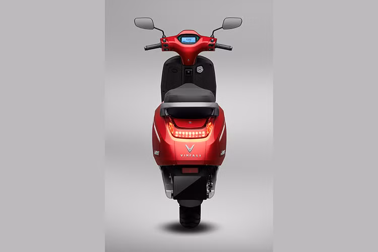 Ngoài ra, ứng dụng định vị phương tiện từ xa thông qua ứng dụng di động (Mobile App) nhờ phương thức kết nối GSM hoặc Bluetooth, cũng sẽ giảm thiểu tối đa nguy cơ mất trộm, thất lạc xe.