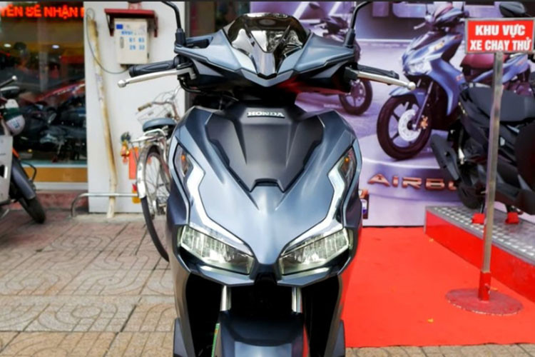 Honda Air Blade 160 vua ra mat Viet Nam 
