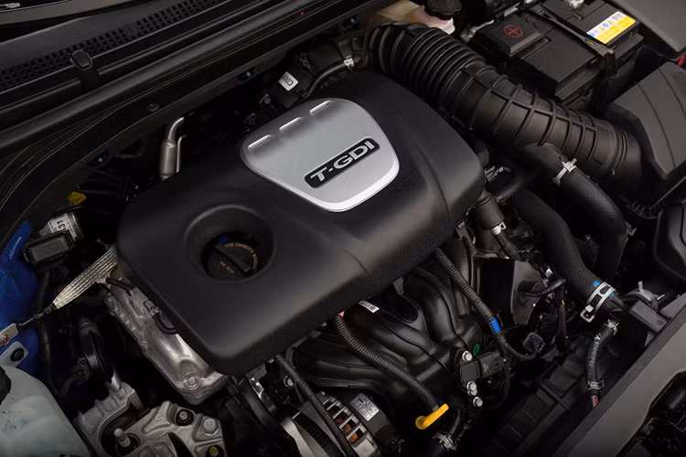 Khách hàng tại Mỹ có thể lựa chọn hộp số tay 6 cấp hoặc hộp số ly hợp kép. Đặc biệt khung xe được trang bị hệ thống treo sau đa liên kết độc quyền nhằm đảm bảo khả năng vận hành thể thao.